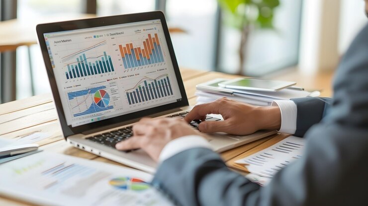 businessman reviewing marketing data analytics laptop_994764 58859 1